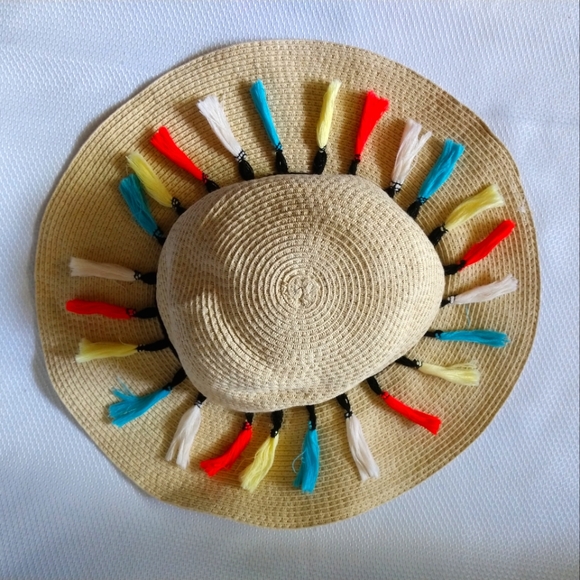 Women's Colorful Tassels Sunhat Like NEW! Beach Hat Super Cute Fun & Colorful - Picture 1 of 5